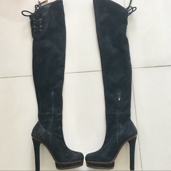 Gucci Shoes - Gucci size 37